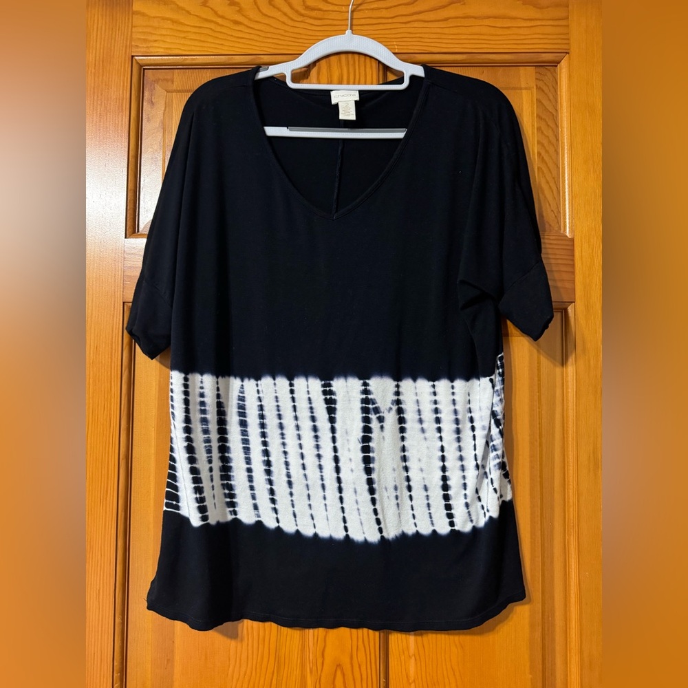 Chico's Black and White Tie-Dye Short Sleeve Top